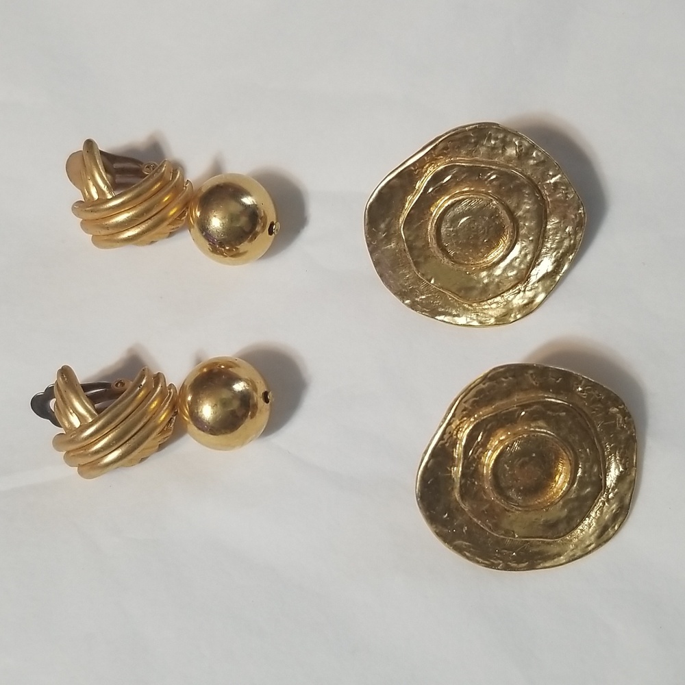 VINTAGE Goldtone Clip Back Earrings 2 or. One price, EUC, pic compares size
